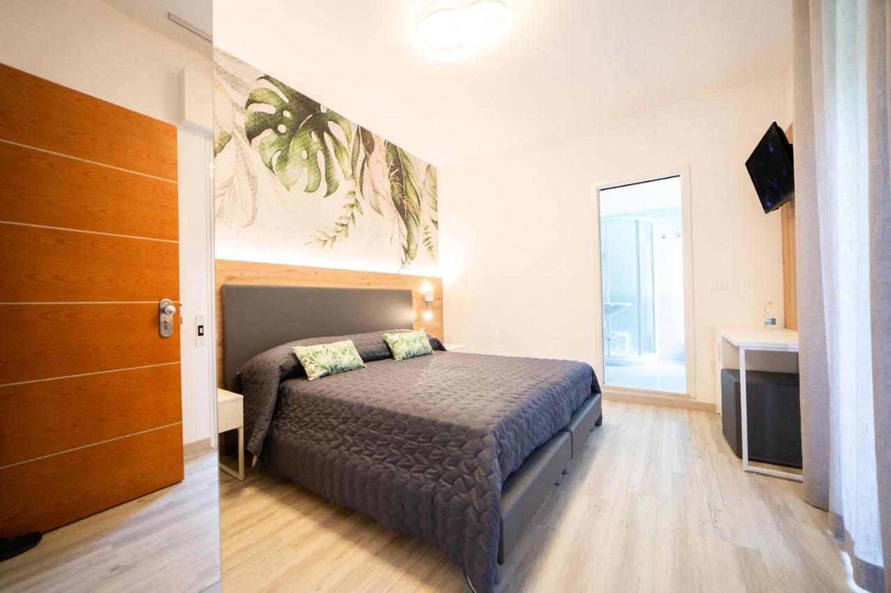 קאורלה Hotel All'Orologio 3 Stelle Superior מראה חיצוני תמונה